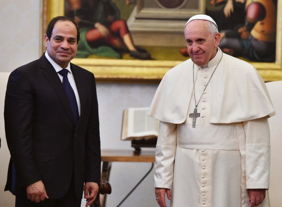 Foto: El papa Francisco y El presidente de Egipto, Abdel Fatah al Sis / AFP