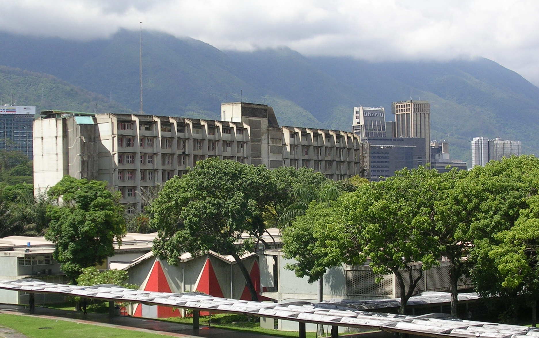 Profesores de la UCV retoman actividades de lucha reivindicativa