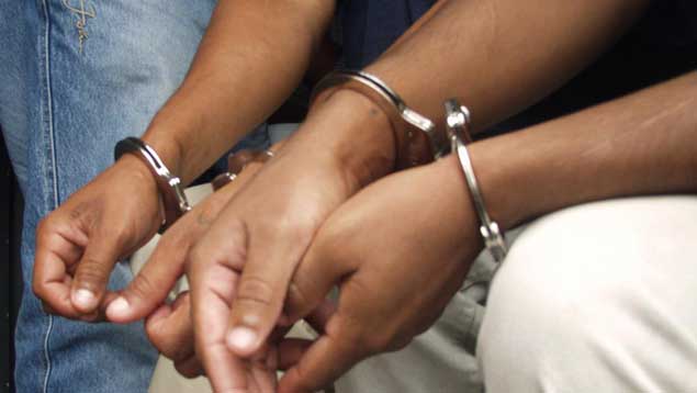 Detenidos tres hombres por agredir a sus parejas