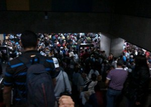 Solventan falla eléctrica en Línea 3 del Metro de Caracas (Foto)