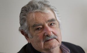 Mujica dice que viaja a Venezuela para respaldar al Gobierno y al pueblo