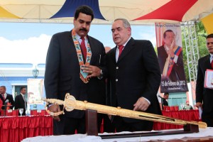 Maduro culpa a Capriles de los “hechos violentos” en la Embajada de Cuba