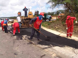 Asfaltan puente La Cuchara de la vía Falcón-Zulia