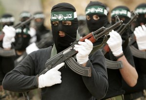 Bulgaria expulsa a tres diputados de Hamas