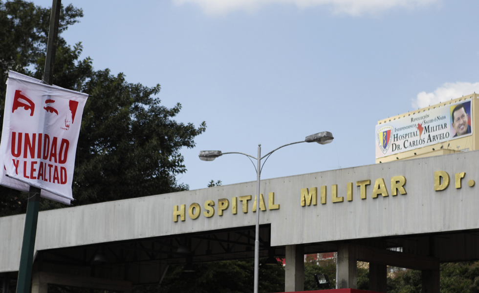 A 13 días de la llegada de Chávez, el Hospital Militar luce más desierto
