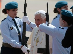 Víctimas cuestionan inmunidad legal del Papa