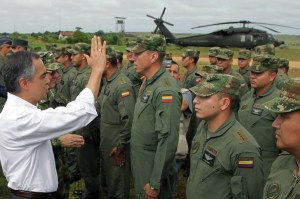 Mueren dos pilotos militares en vuelo de instrucción en Colombia