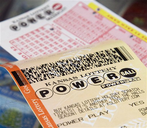 Ganador de la lotería debe en manutención de hijos