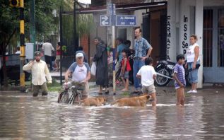 Lluvias dejan al menos 700 familias damnificadas al noreste de Paraguay