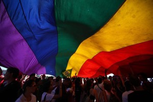 Esta es la terapia contra gays que escandaliza a Ecuador
