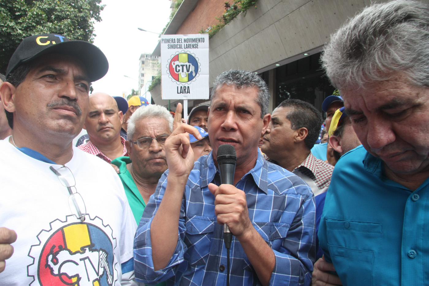 Henri Falcón encabezó marcha de trabajadores en Lara (Fotos)