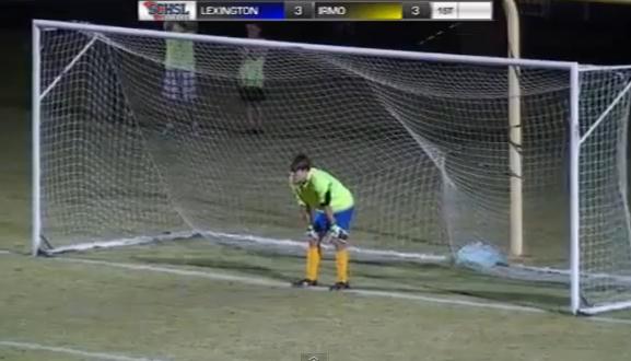 Portero festeja antes de tiempo y su equipo pierde tanda de penales (Video + Fail)