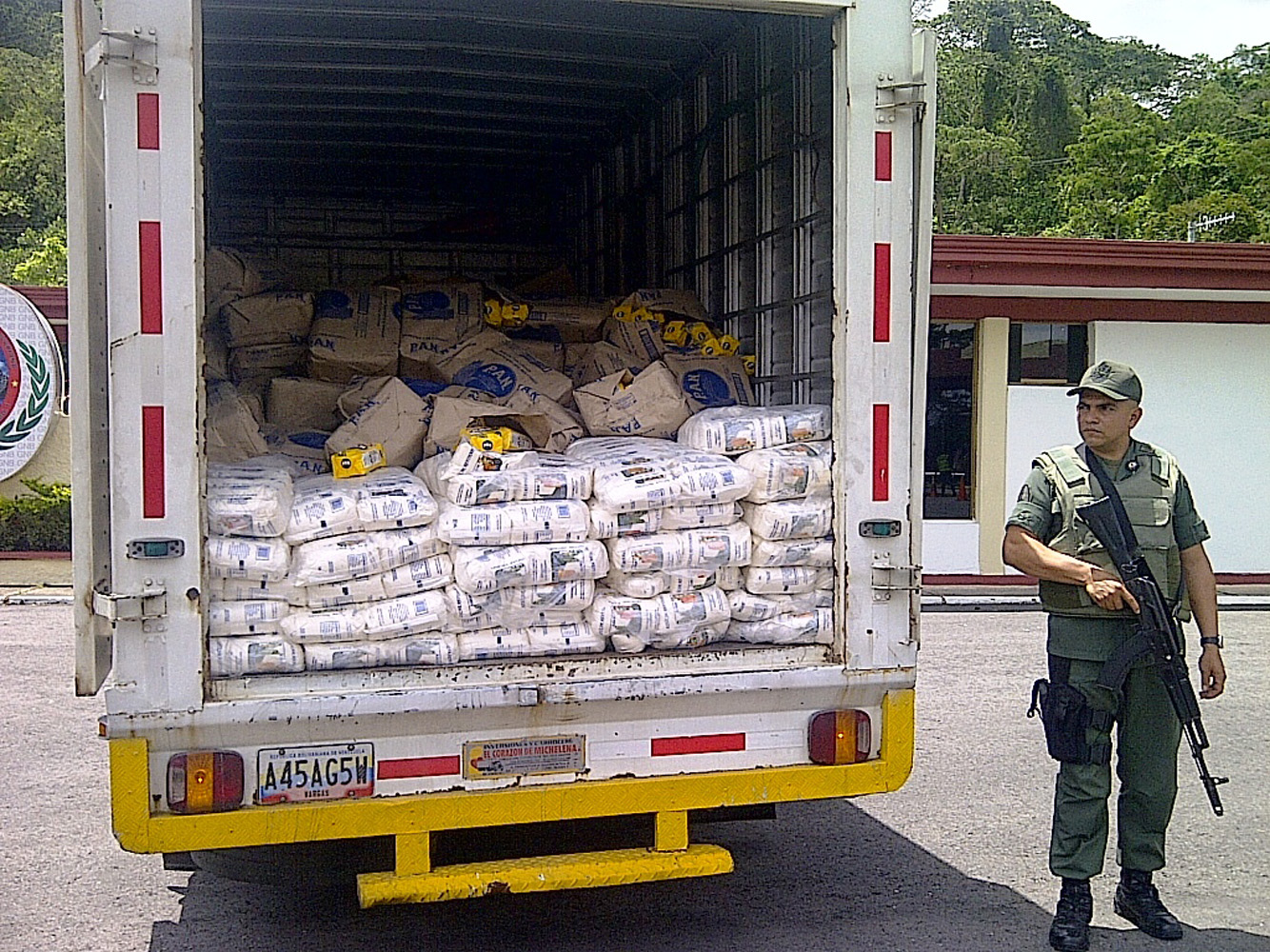 Guardia Nacional retuvo quince mil kilos de alimentos (Fotos)