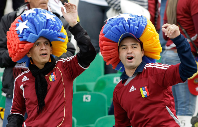 Hinchas Vinotinto dijeron presente en La Paz (hola guapa)