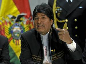 Evo Morales se equivoca y pregunta por Chávez