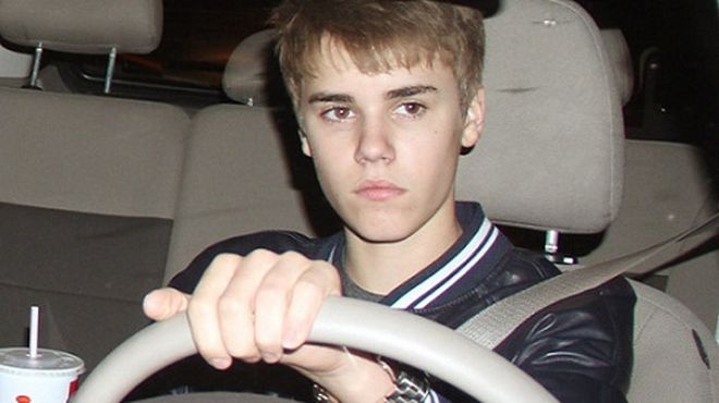 Justin Bieber infringe de nuevo normas de tránsito de California