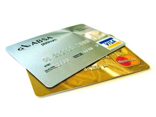 Ruso manipula su tarjeta y obliga a banco a darle crédito ilimitado