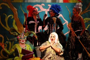 “Hechizo de Brujas” un musical para toda la familia (Fotos)