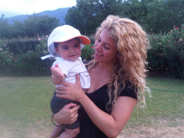Shakira orgullosa de su pequeño hijo Milan (Fotos)