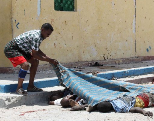 Un doble atentado causa 18 muertos en la capital de Somalia