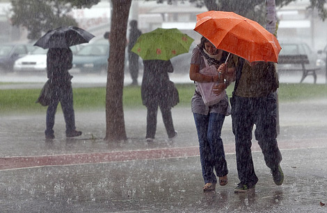 Inameh: Fuertes lluvias en el país son consecuencia de una onda tropical