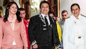 La ministra de la Defensa y Cilia Flores muy sonrientes con Juan Gabriel (Foto)