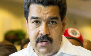 Maduro dice que medidas son para el crecimiento de la “economía real”