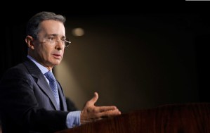 Uribe admite ayuda de la CIA en su Gobierno para matar a jefes guerrilleros