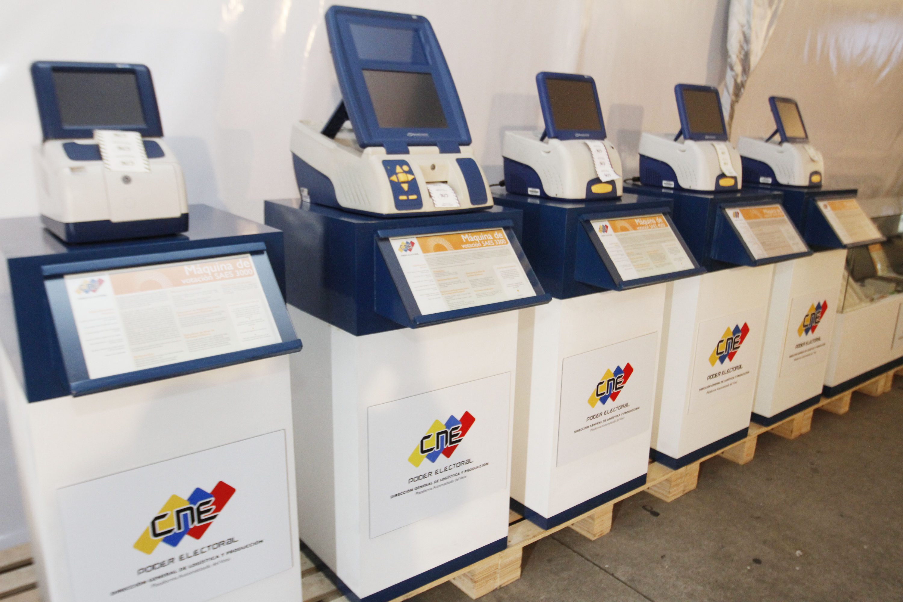 CNE comenzó auditorías de máquinas de votación para el #15Oct