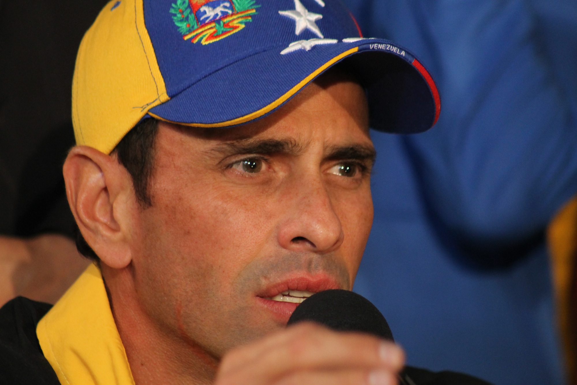 Capriles a Maduro: Mientras duermes como un niño, asesinan estudiantes