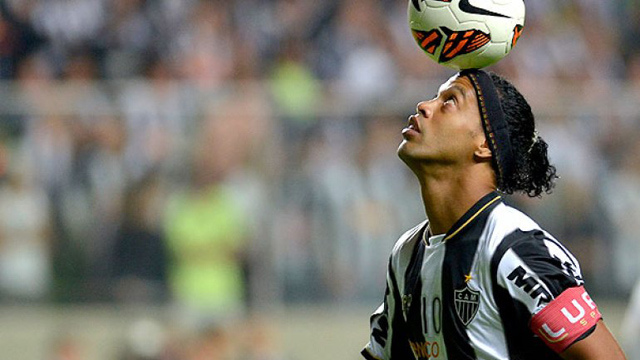 Ronaldinho reveló que no le gusta para nada el VAR