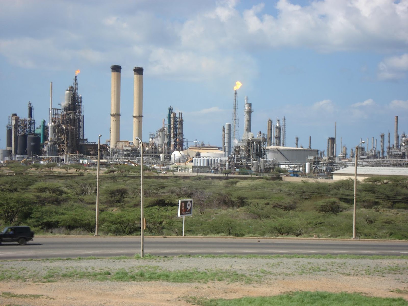 Refinería de Amuay opera al 62% de capacidad tras falla de vapor