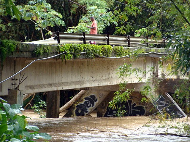 Desbordamiento de ríos en Caruao