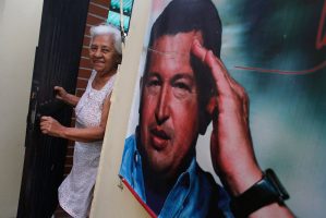 Chávez sigue “vivo” un año después de muerto