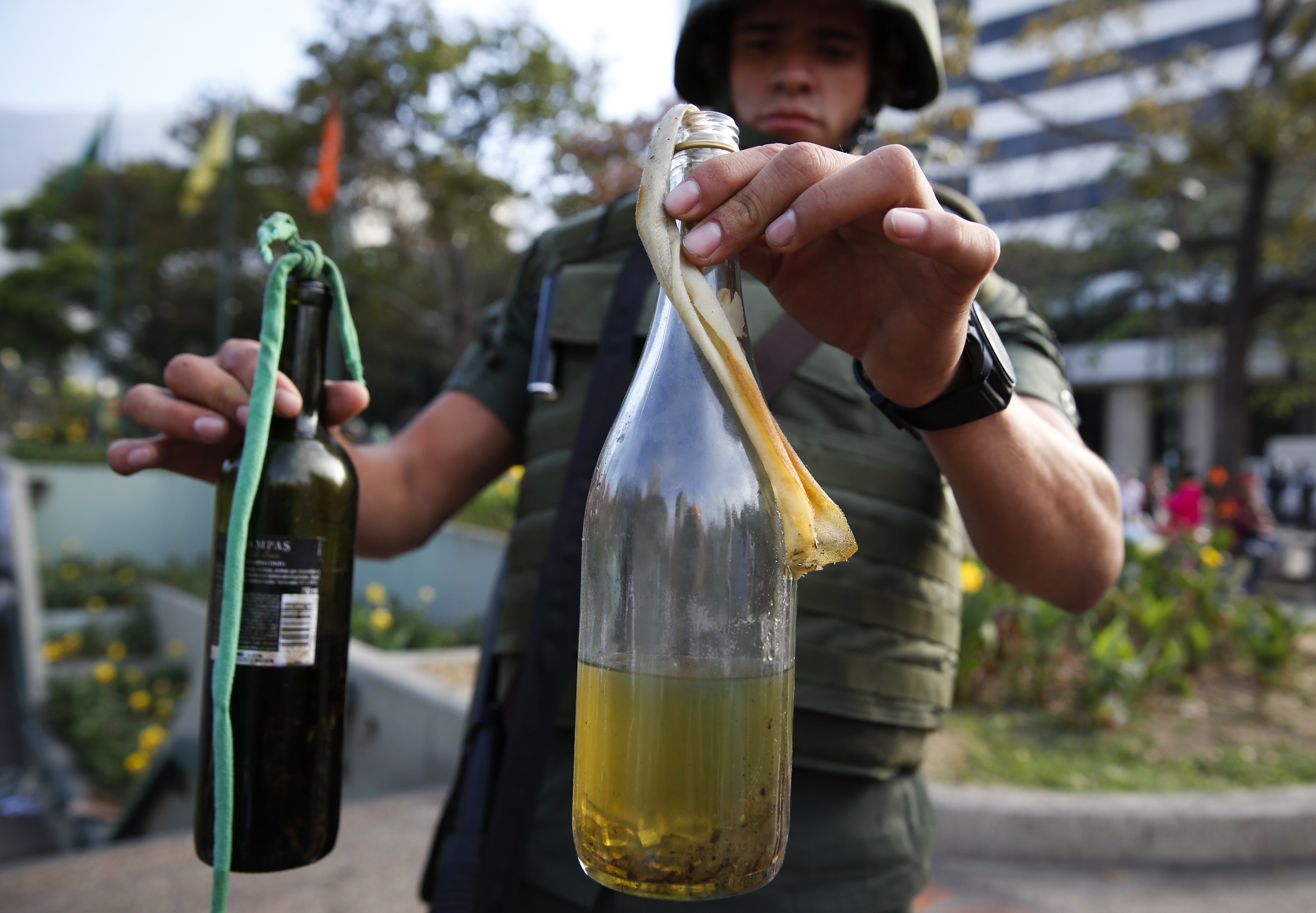 Manifestantes fueron obligados a posar con molotov durante su detención, según informe de la ONU