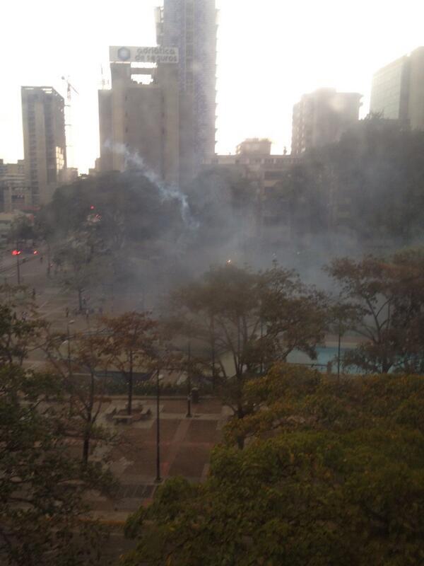 Represión persiste un día más en Altamira (Fotos)