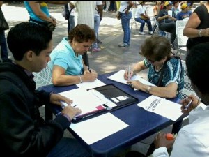 Venezolanos envían cartas a Leopoldo López con mensajes solidarios (Fotos)