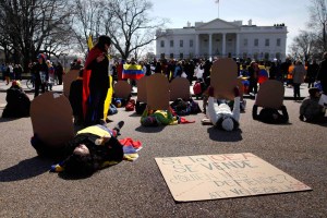 Venezolanos pedirán a legisladores que EEUU aplique sanciones a oficialistas