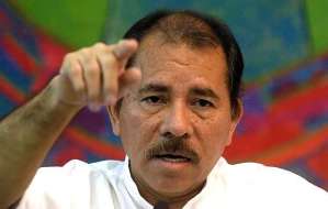 Ortega honra a Chávez en Managua antes de viajar a Caracas