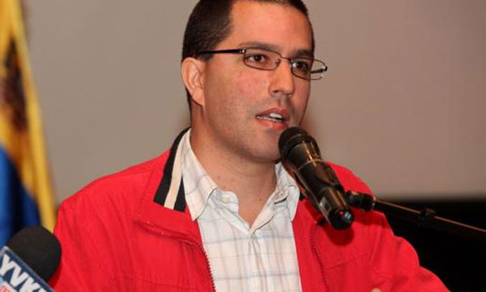 Arreaza promete el desarme de grupos armados