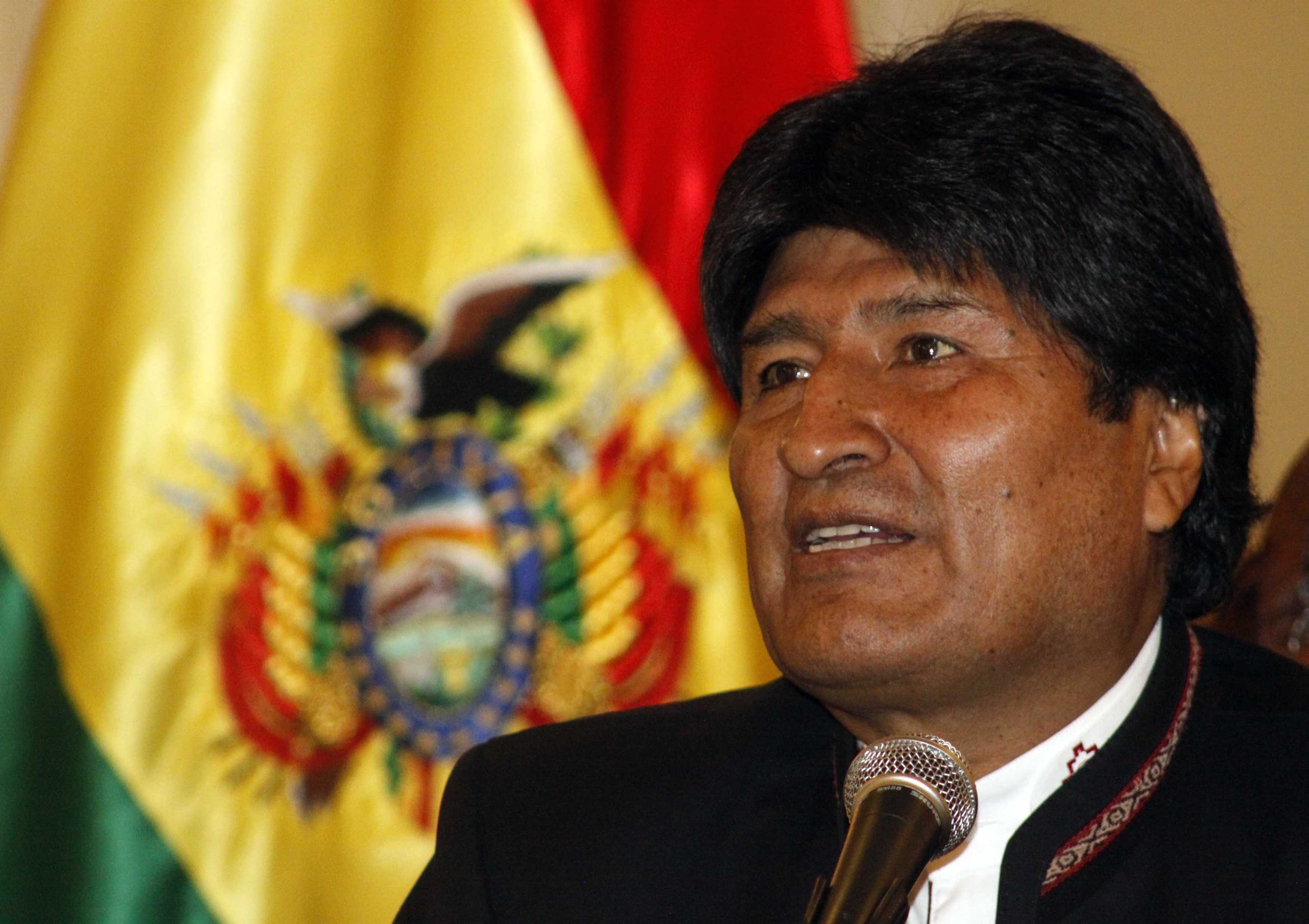 Evo Morales entregó a Corte de La Haya alegatos contra Chile por salida al mar