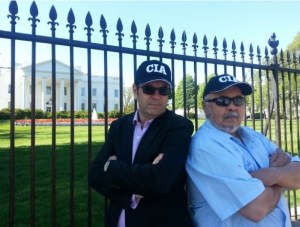 La CIA recluta a estos dos venezolanos (HUMOR)