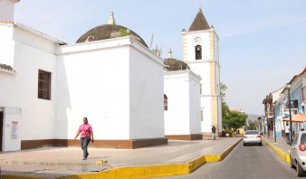 Policías resguardan templos en Semana Santa