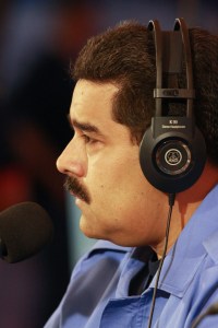 Maduro considera que “hay presiones” para destruir el diálogo, dice que no se parará de la mesa