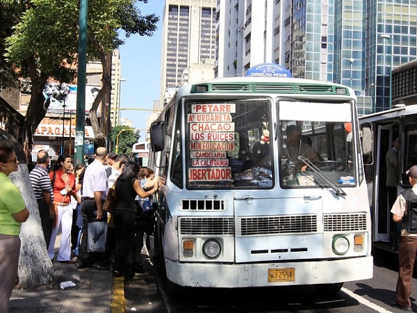 Califican de ilegal aumento de pasaje de transporte público en Libertador