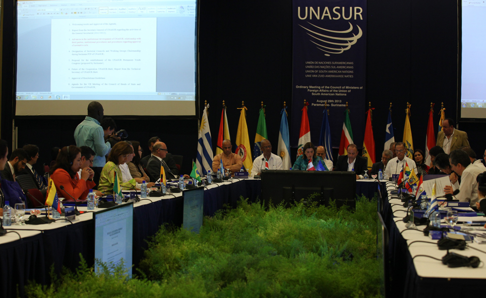 Rafael Ramírez preside reunión de Unasur para definir nuevas estrategias