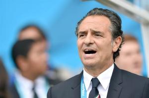 Cesare Prandelli anuncia su renuncia como seleccionador italiano