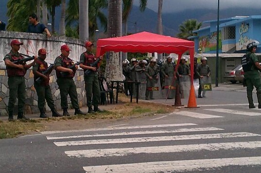 La GNB protege la embajada de Cuba, mientras que a los venezolanos ¿Quién los cuida?