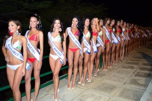 Hola, hola… las candidatas al Miss Carabobo en traje de baño (FOTOS)