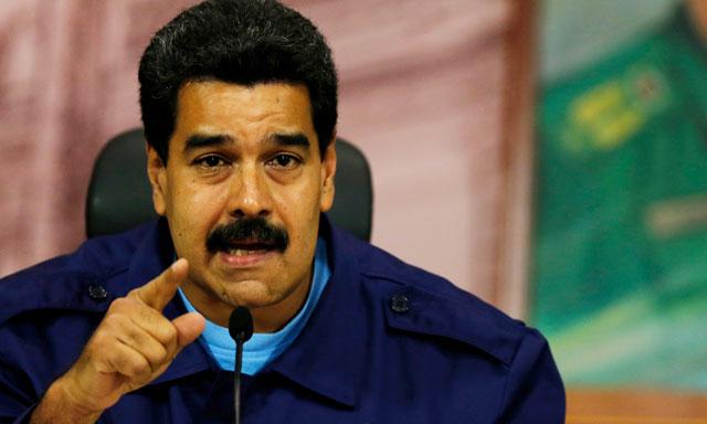 Maduro informa que un ventarrón sacó ocho torres eléctricas del suelo
